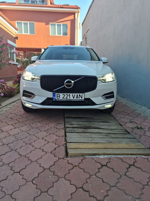 Volvo xc60 Benzină Mild-Hibrid 215 cp Head up Display