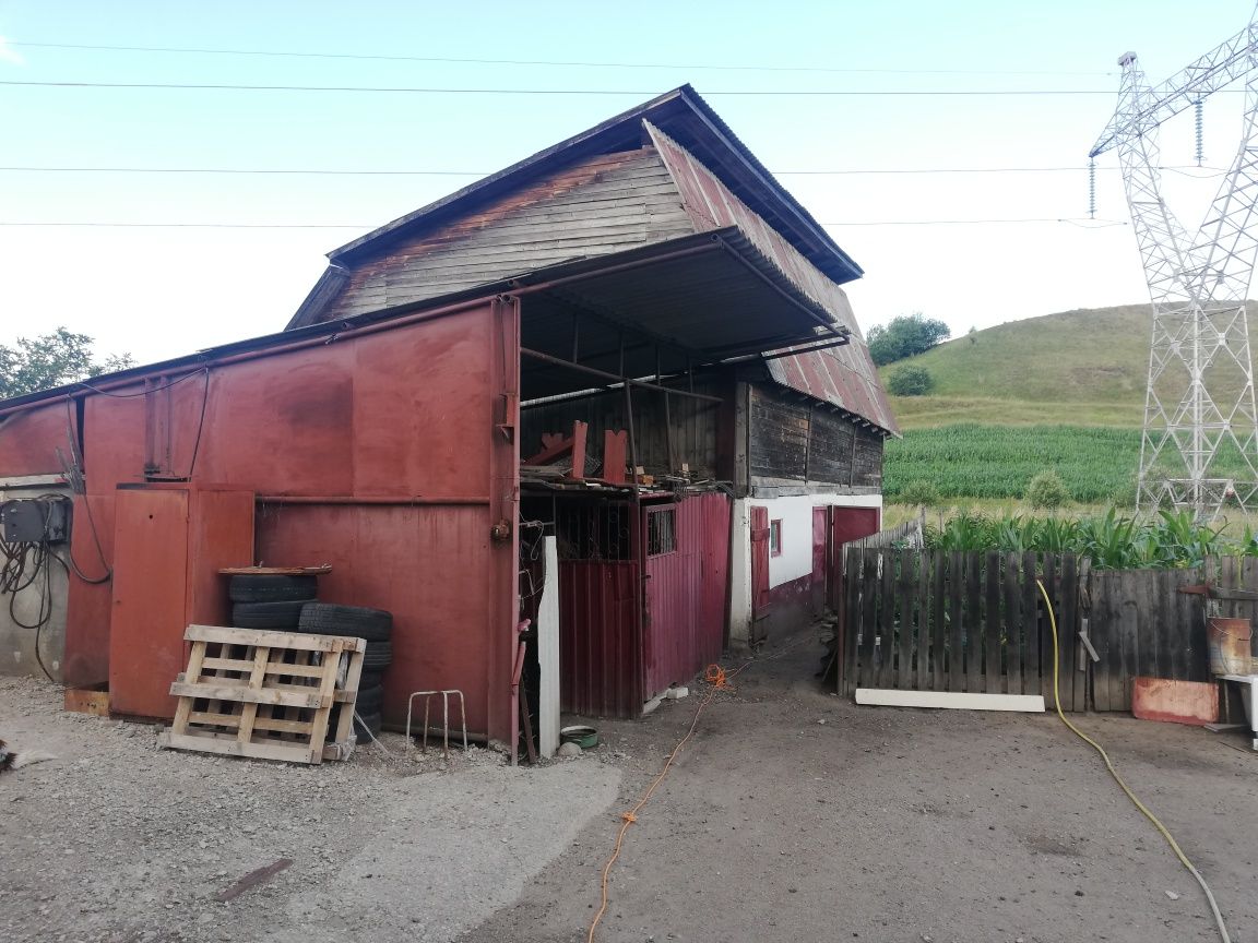 Vând casă in loc Corusu