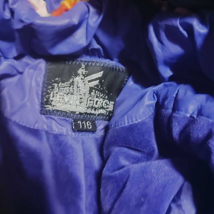 Куртки на девочку.