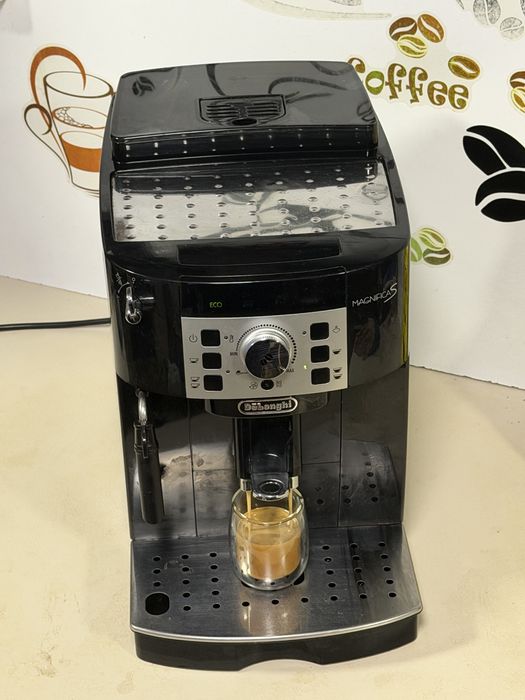 Кафемашина кафе автомат delonghı magnifica S с гаранция