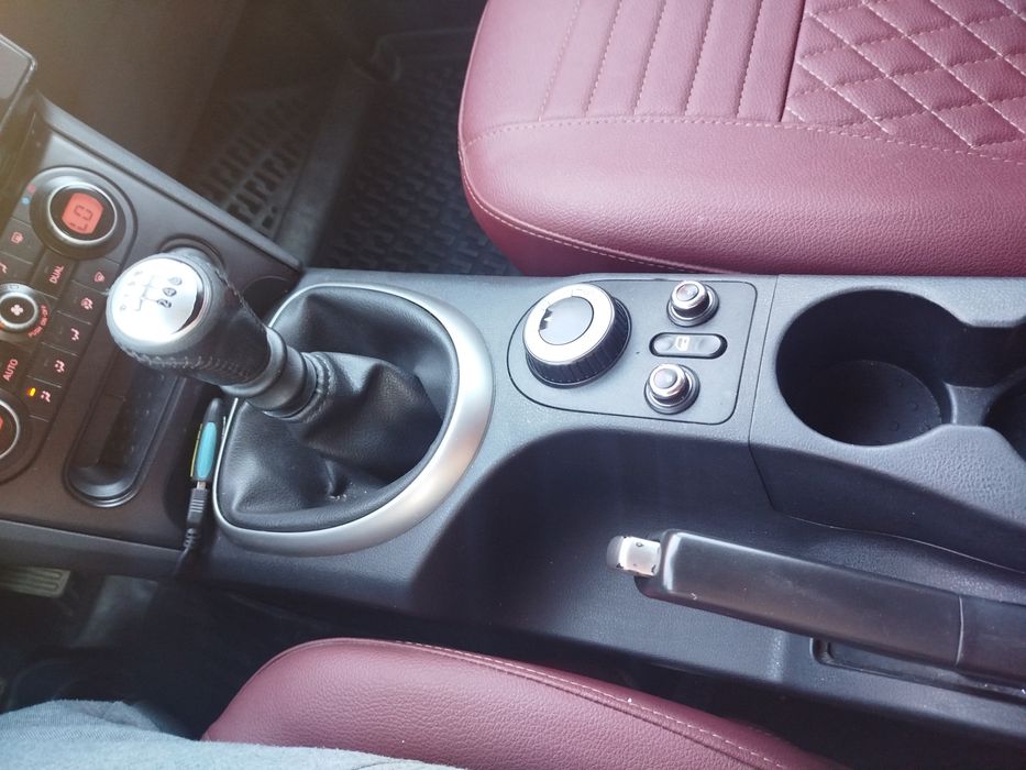 Se vinde Nissan Qashqai 2010 4x4 2.0 benzina gpl km 220000