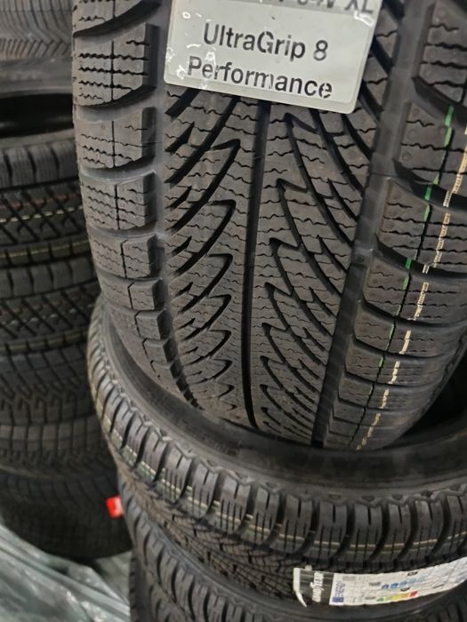 Зимни гуми Good Year 225/45/17цола Ultra Grip8