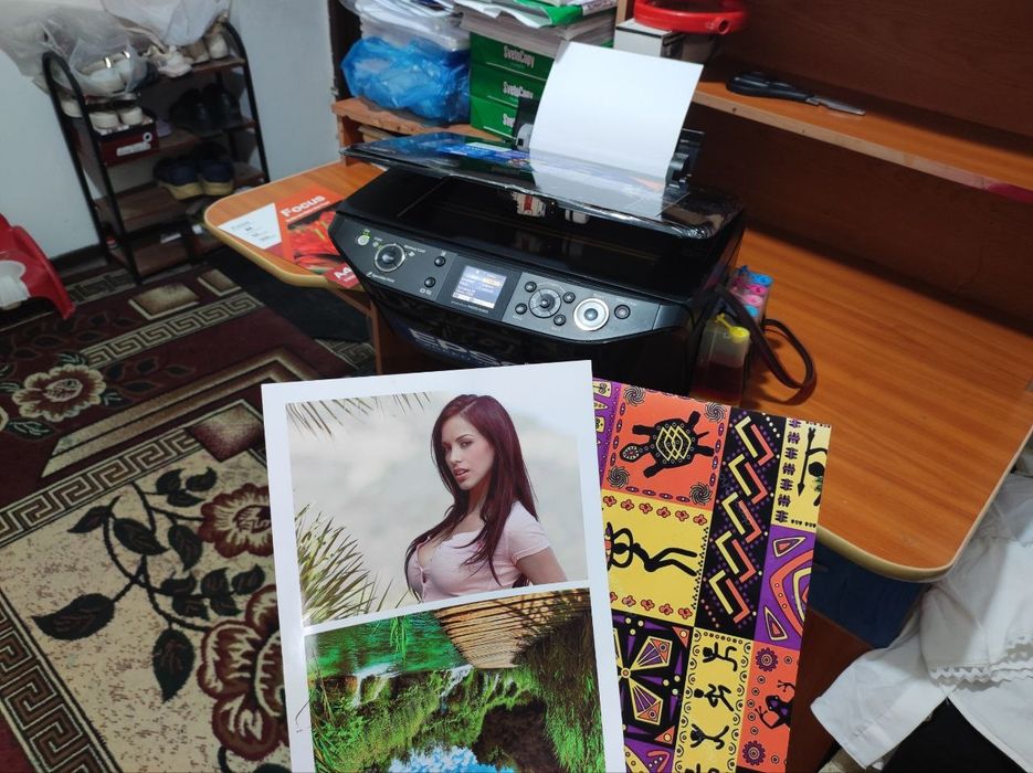 Epson 615 kopiya skanerli 6ta rangli professional kuchli printer.Yangi