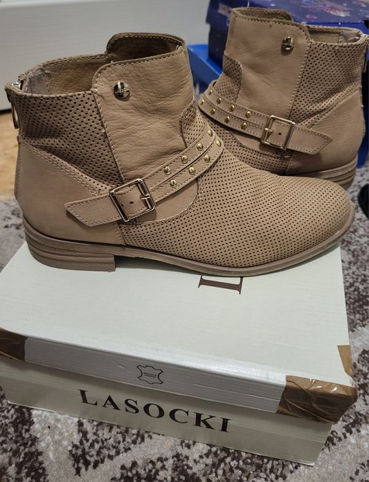 Vand ghetuțe piele naturala