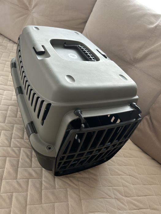 Переноска для животных пластиковая
