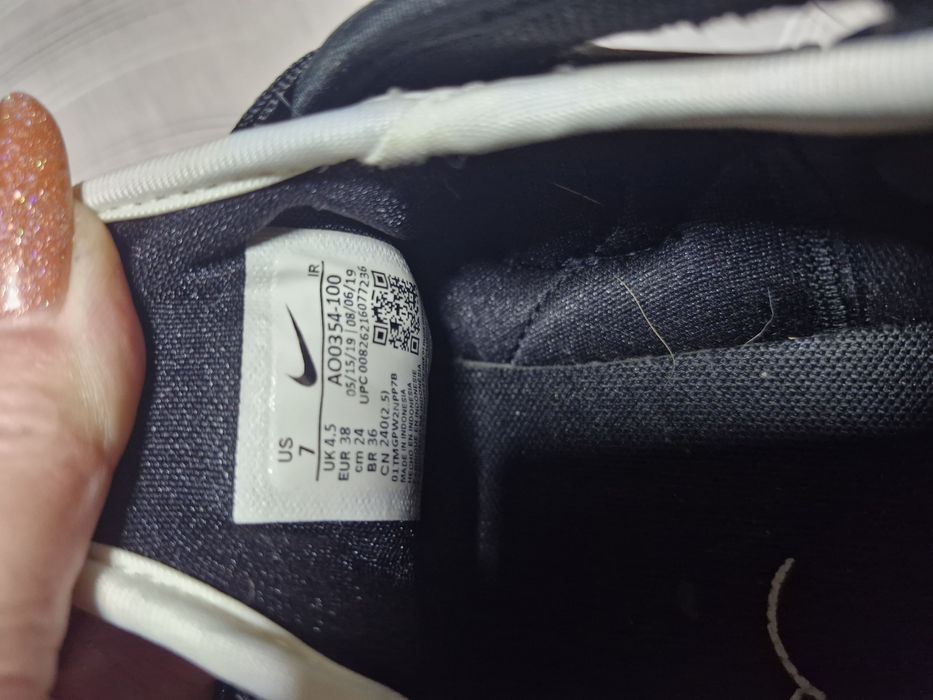 Adidasi Nike piele si panza