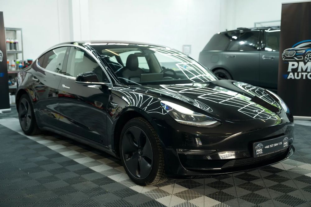 Tesla Model 3 Tesla Model 3 Long 2019 18.900E TVA deductibil POSIBILITATE FINANTARE