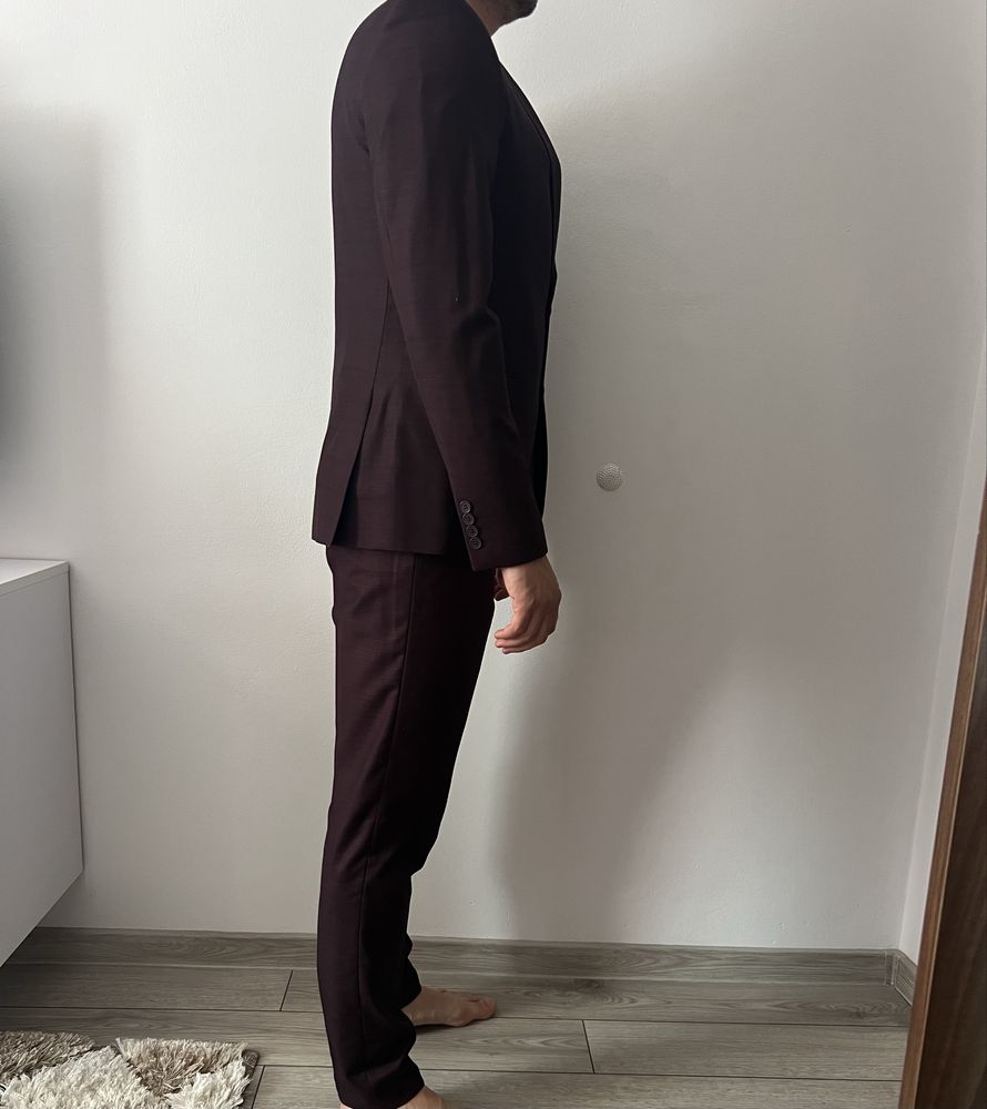 Costum elegant slim culoare bordo !