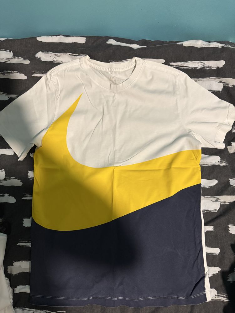 Тениски nike S и M размер