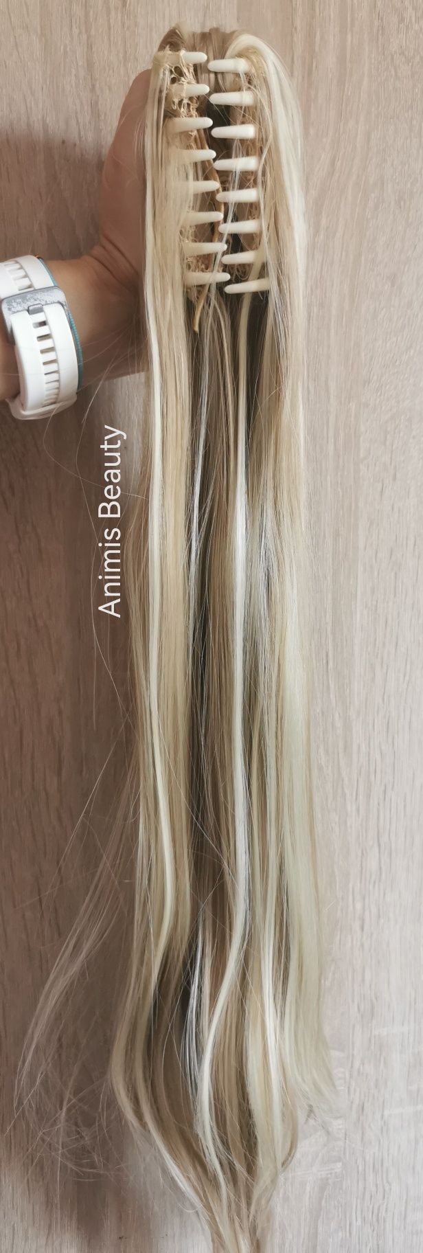 coada de par BLOND suvite (imita par natural)