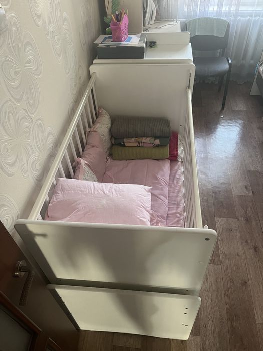 Детская кроватка Б/У но ребенок не спал