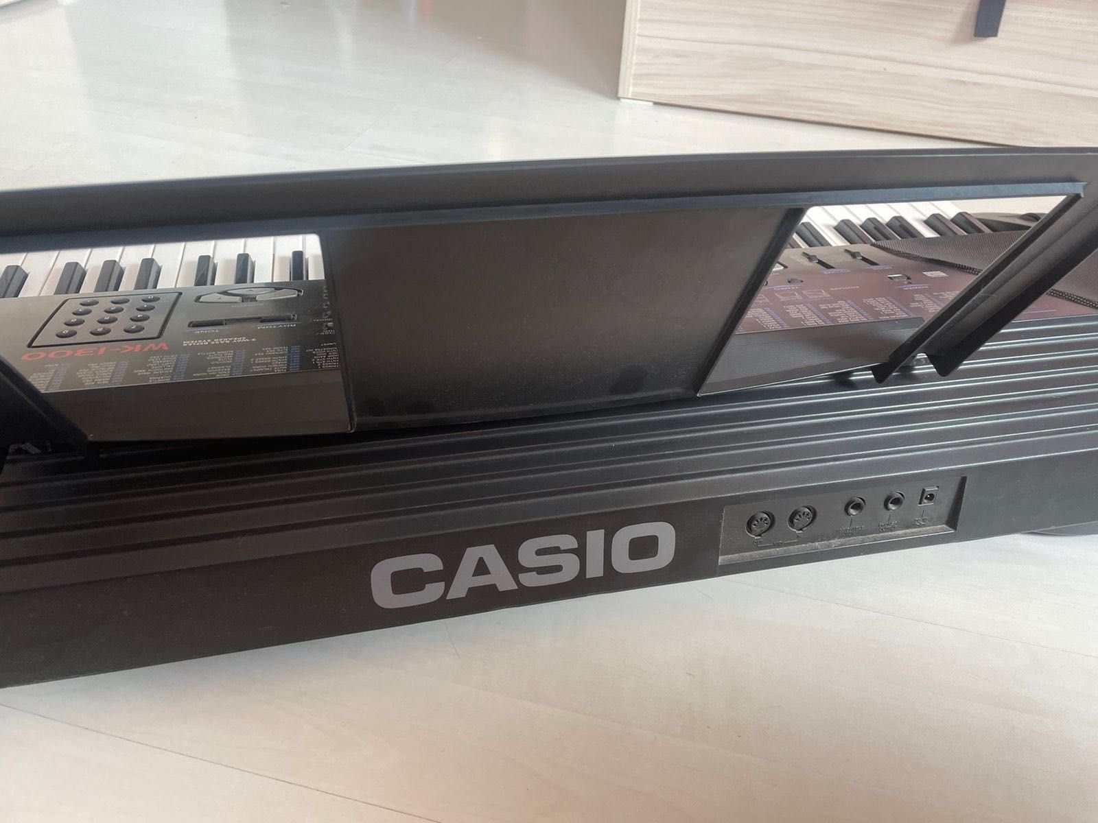 Синтезатор Casio