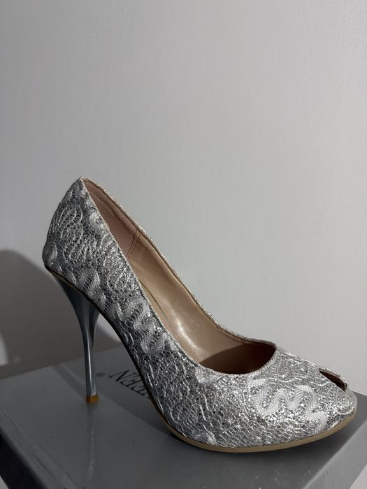 Pantofi cu toc de ocazie