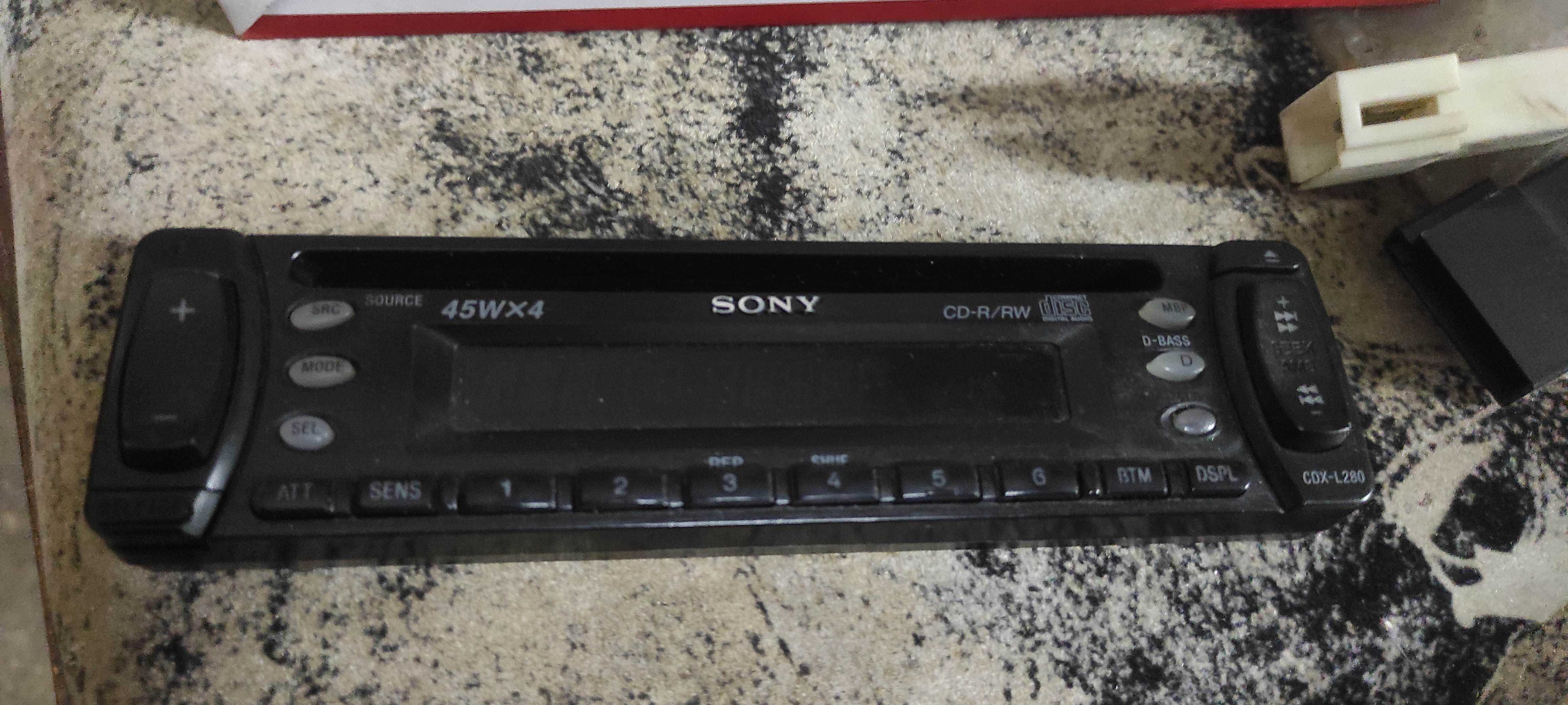 Sony CD плеър за кола 4х45W. Sony CD player za kola 4x45W