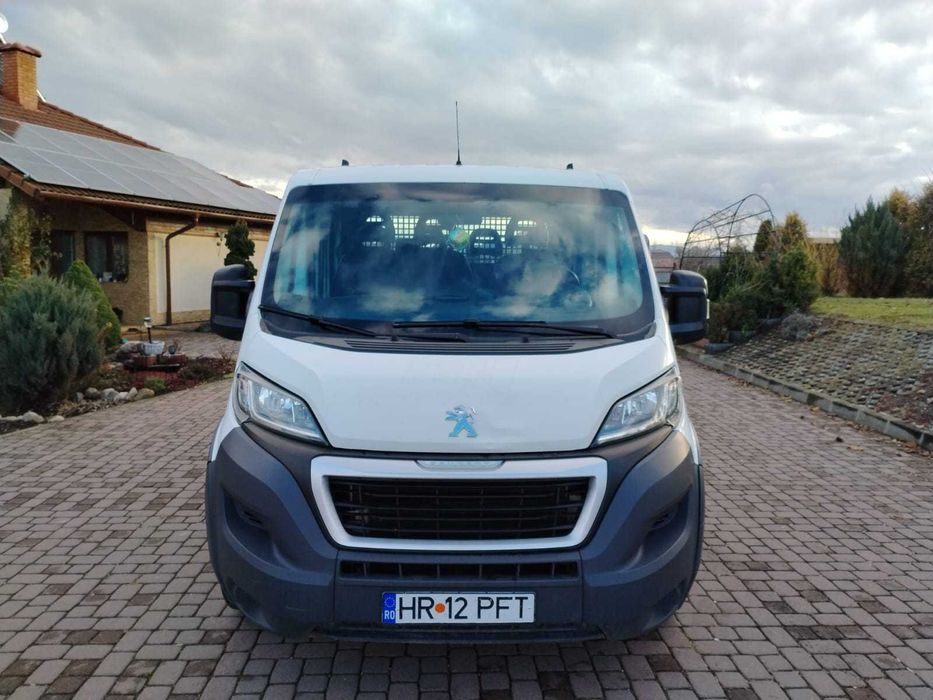 Peugeot Boxer Doka 7 persoane