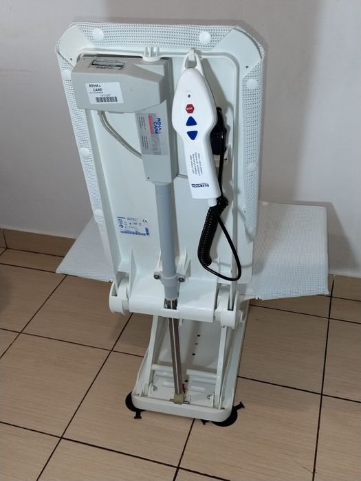 Lift pentru baie cada persoane cu dizabilități Aquatec 140kg
