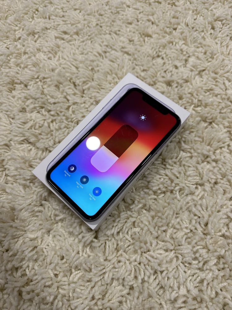 Vand/schimb Iphone 11 mov Ca Nou full box 64Gb liber retea