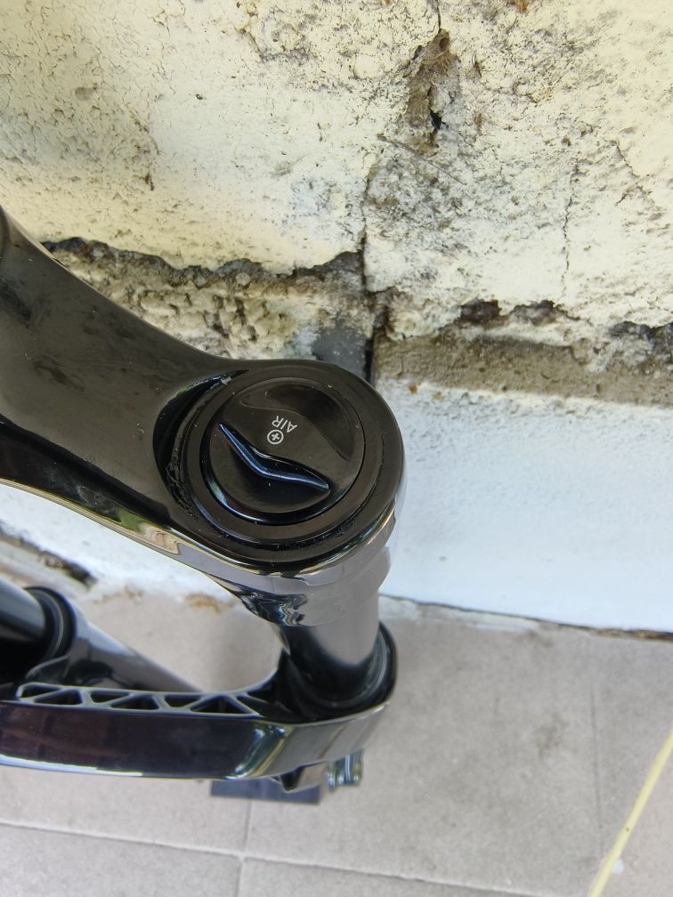 Вилка RockShox Pike Ultimate RC2 27.5" DebonAir 150mm Boos