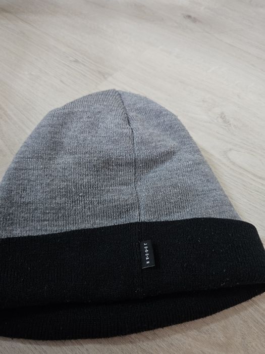 Căciulă Jordan gri