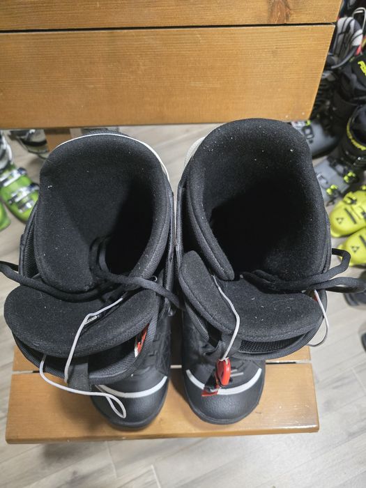 Boots Burton Invader, nr. 45.