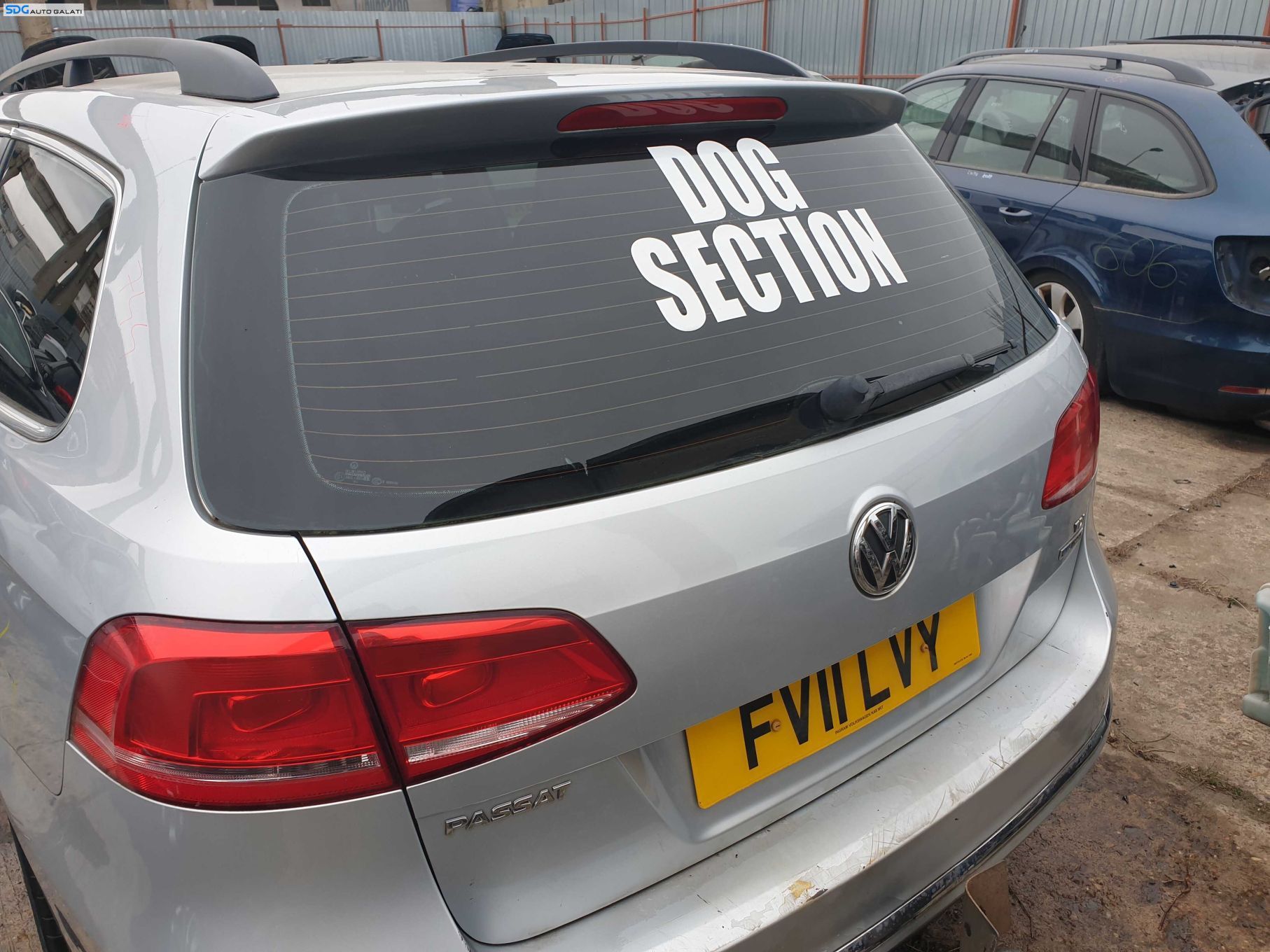 Haion Hayon Capota Portbagaj Dezechipat cu Luneta Geam Sticla cu Inceput Rugina Volkswagen Passat B7 Break Combi 2010 - 2015 Culoare LA7W [K3744]