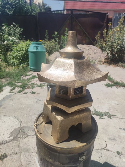 Японские фонарики двух видов из искусственного камня мрамора и из высо