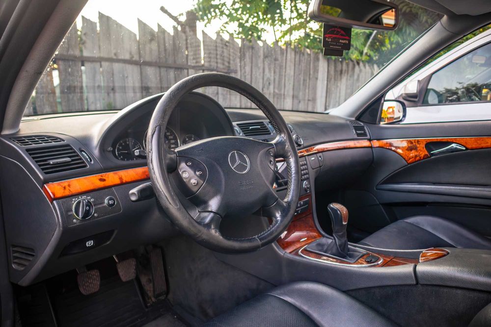 Mercedes e-class w211 2.7 Diesel Manual (e270) interior piele / mahon