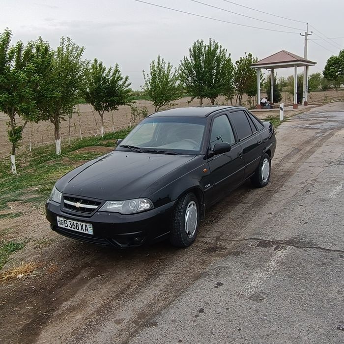 Mashina yurib turibdi
