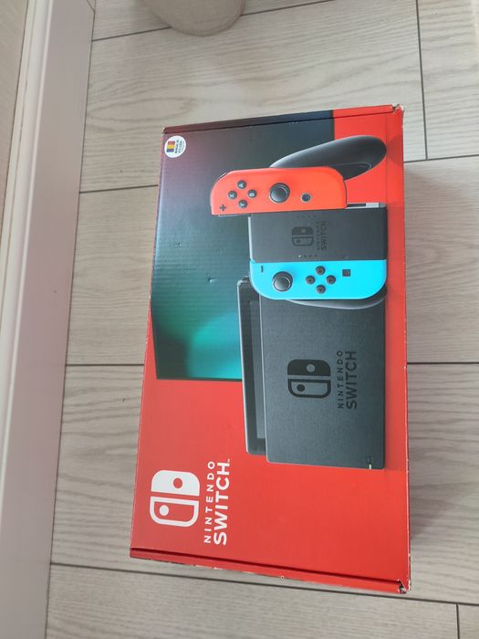 Vând Nintendo Switch și jocuri