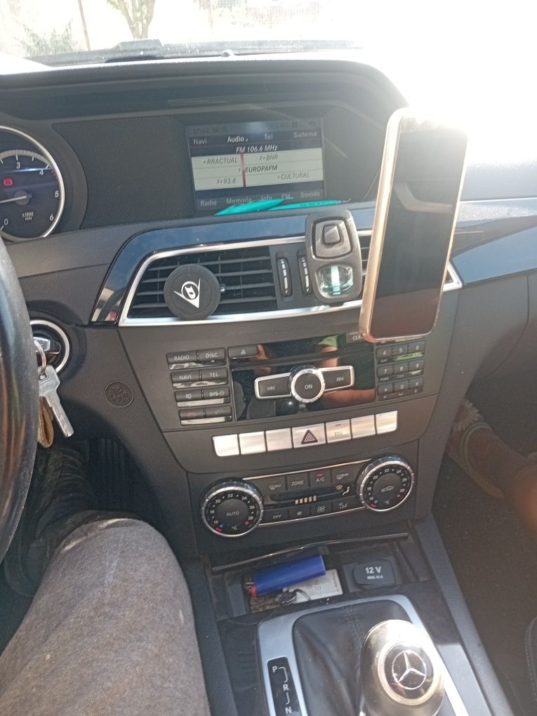 De vinzare mercedes benz c220
