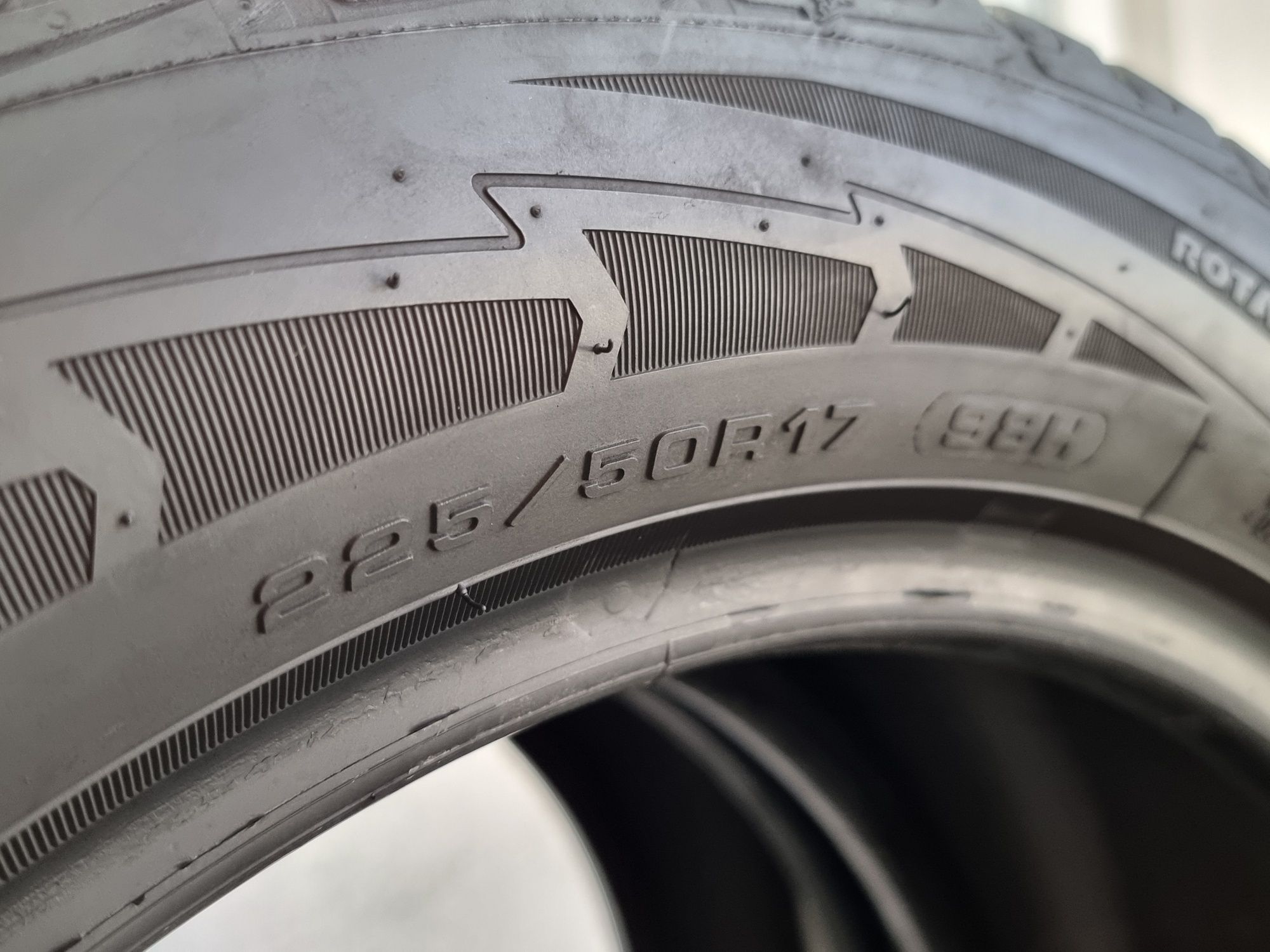 225/50/17 Goodyear 2Броя: 130лв 6мм Run on flat