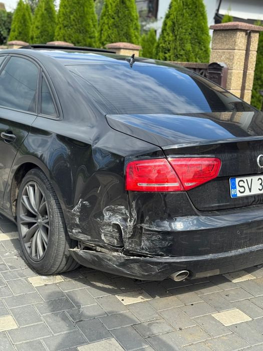 Vand audi a8 botit