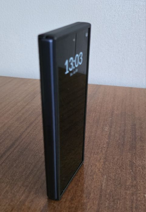 Продавам Samsung Galaxy Z Fold 6 (256) – като нов, с оставаща 1 година