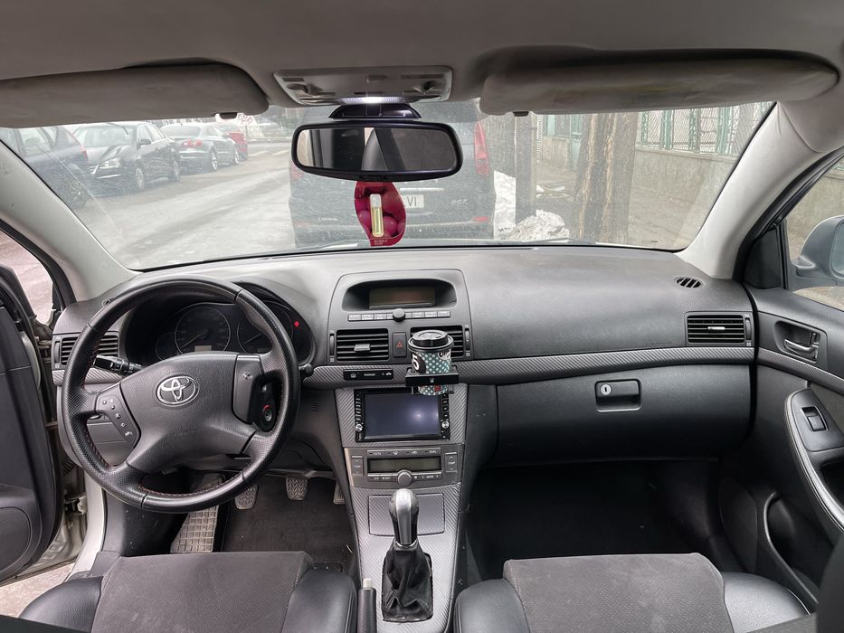 Motor Toyota Avensis T25