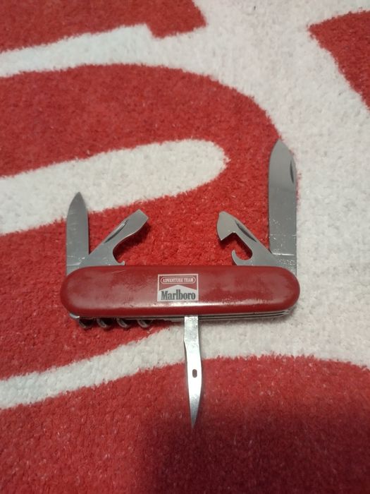 Cuțit multifuncțional Elvețian Original Marlboro Victorinox