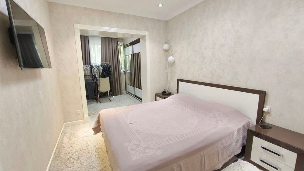 Ц-1 Продается 4 комнатная квартира ремонт ул.Садык Азимова кафе Studio