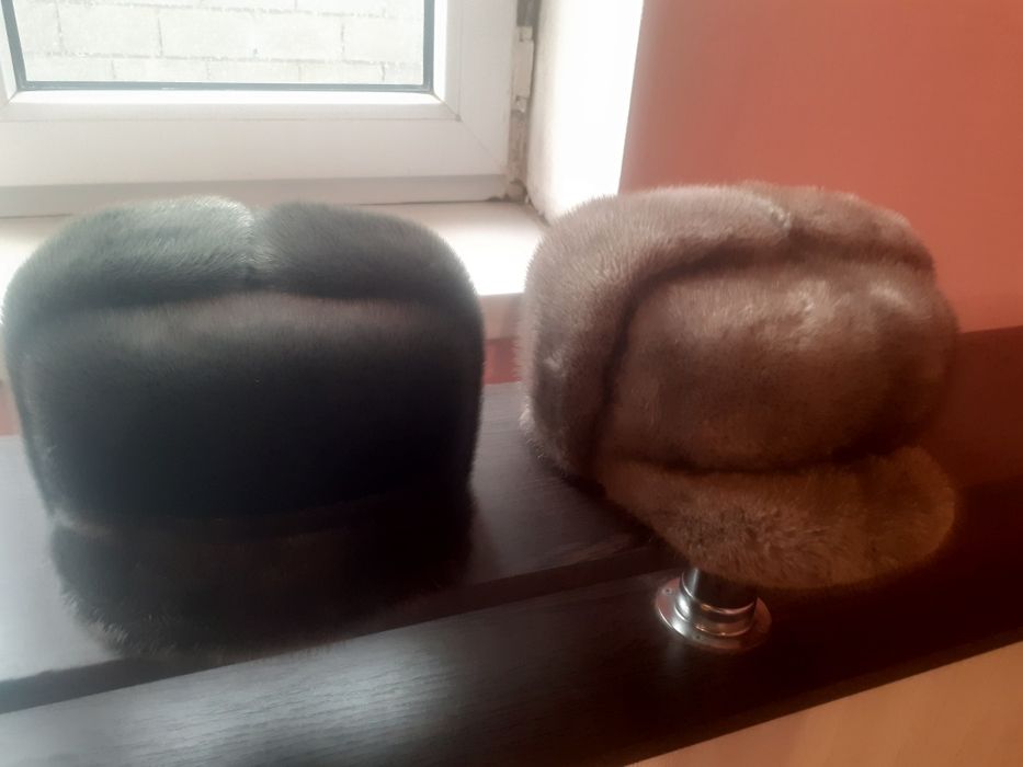 Шапки норковые,почти новые.