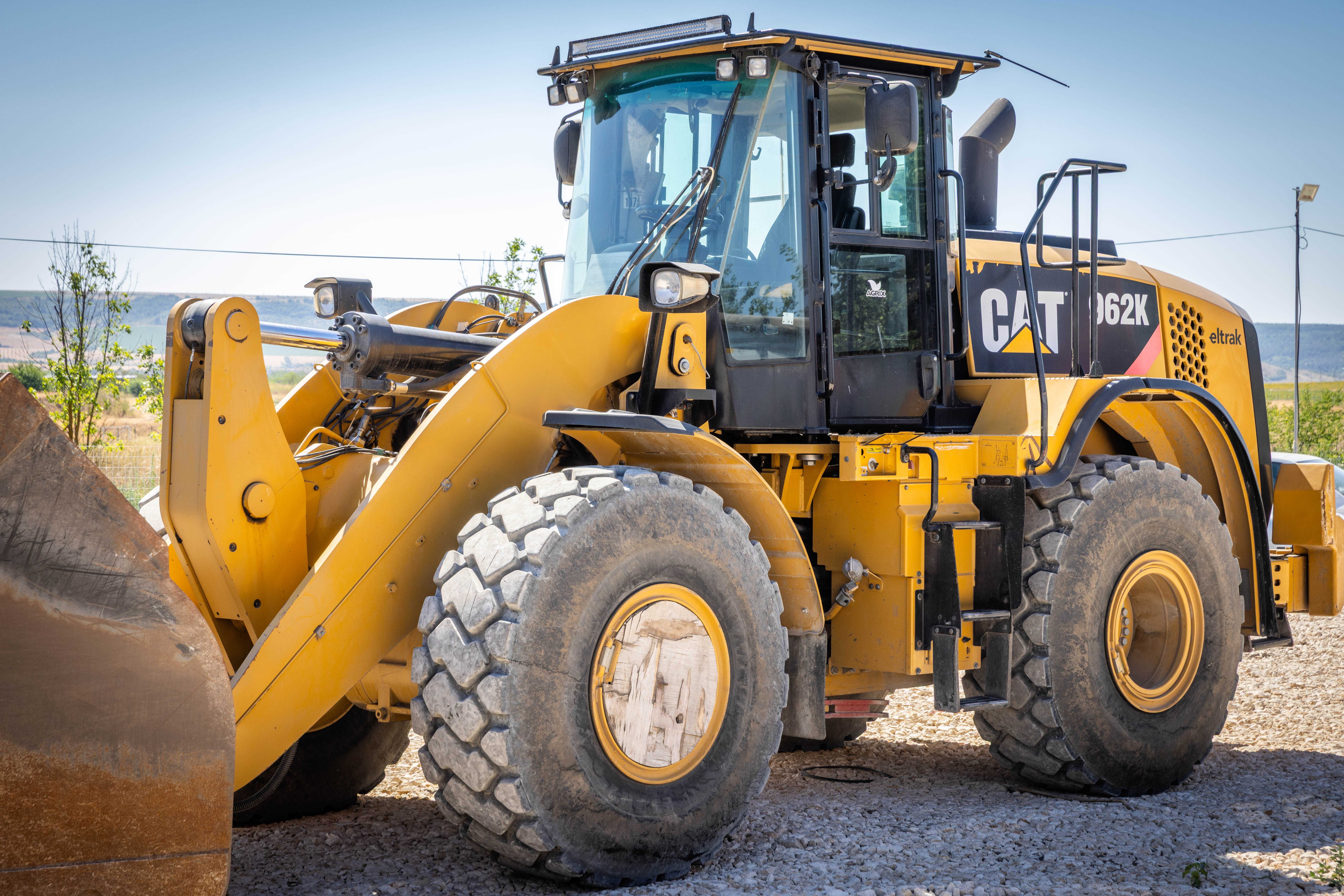 Челен товарач CAT 962K 2015