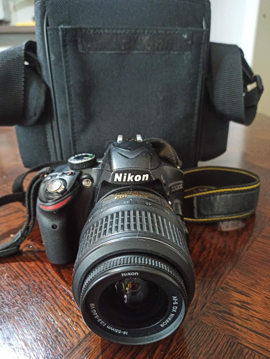 Nikon D3200+ obiectiv 18-55m