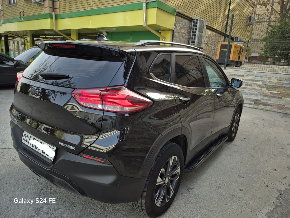 Tracker 2 premier sotiladi