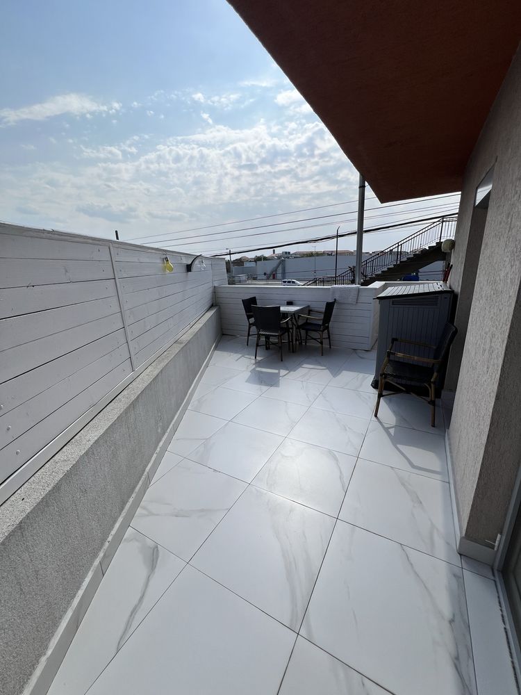 Vand apartament cu 2 camere