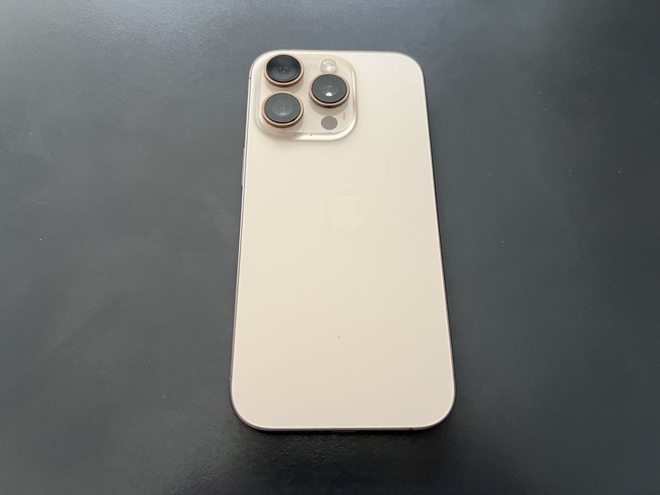 Продавам Apple iPhone 16 Pro 256GB