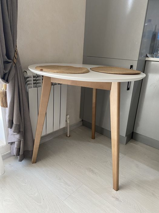 Белый круглый стол 90 см, пр-во Россия