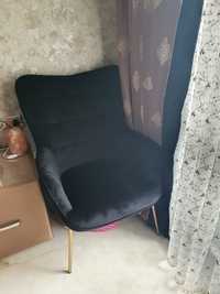 Кадифено черно кресло