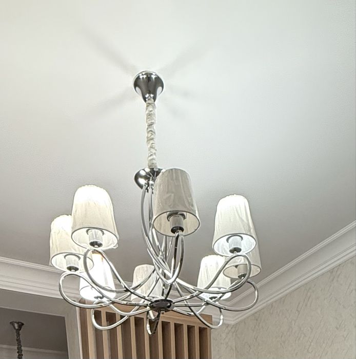 Продам люстру 15000