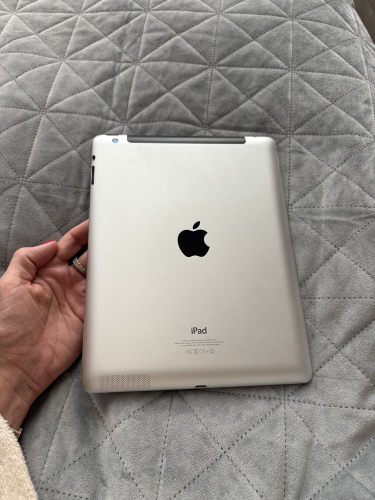 iPad4 таблет чисто НОВ