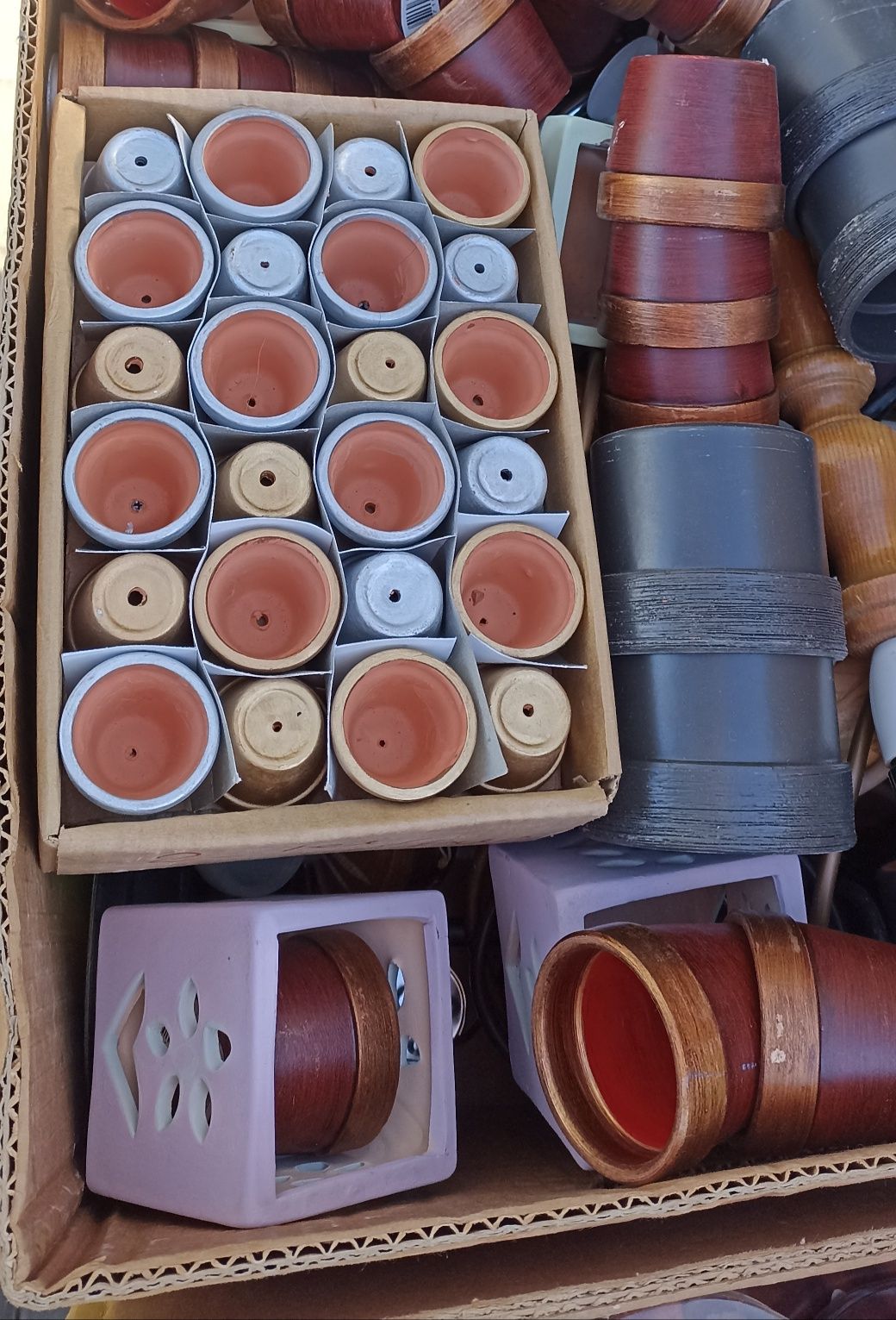 Vesela uz casnic second-hand bazar piata cutii germania