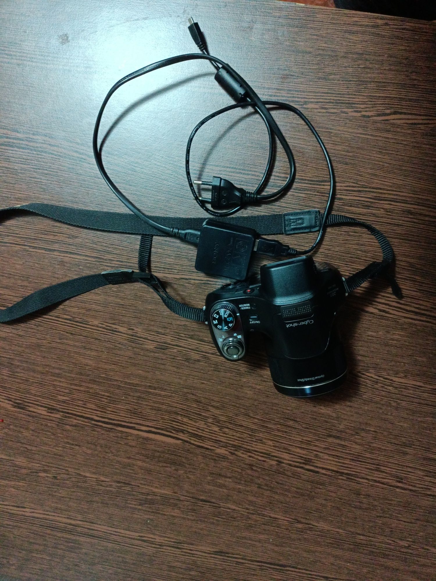 Aparat foto Sony Cyber-shot model DSC-H 400