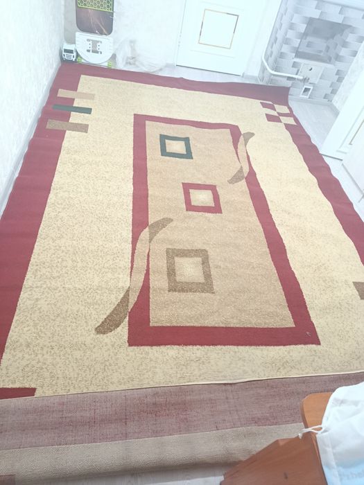 Продам ковер в хорошем состоянии