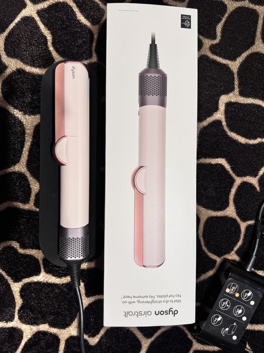 Dyson airstrait сoral